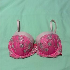 Victoria’s Secret Bra - 34DD EUC Lined Demi